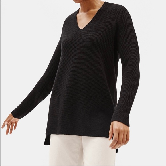 Eileen Fisher seamless Italian cashmere v-neck sweater